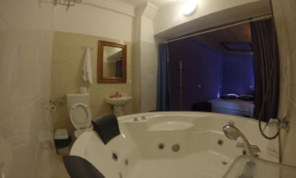 Hotel Bicaj - Housity