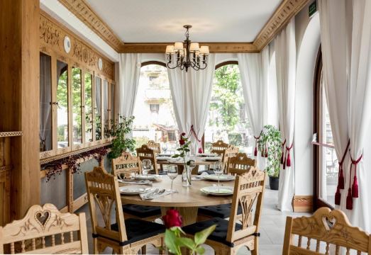 2. 호텔 로고스 자..