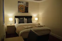 The Townhouse Newcastle Hotels in Суолуэлл