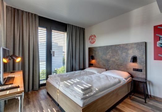 1. 마이닝거 호텔 ..