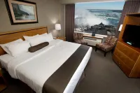 The Oakes Hotel Overlooking the Falls