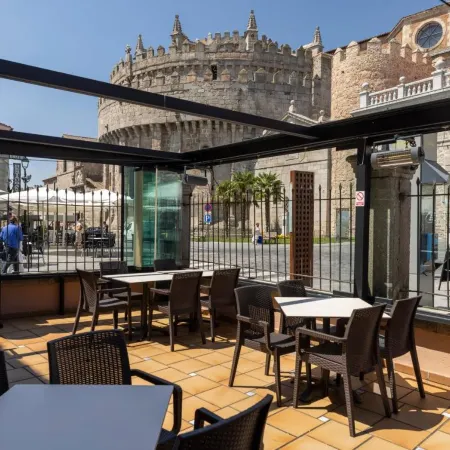 Hostal Restaurante Puerta del Alcázar
