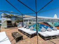 ブラック スワン ホステル セビリア セビリアのホテル