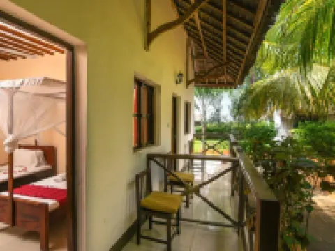 Amaan Beach Bungalows โรงแรมในนุงวี