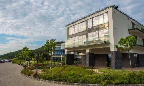 Castellum Hotel Hollókő