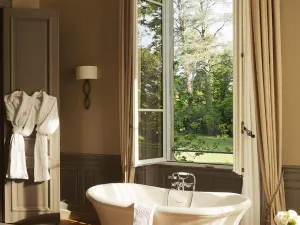 蒙卡德城堡飯店