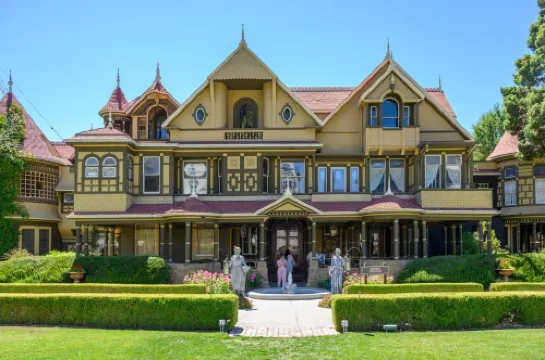 スタジオズイン