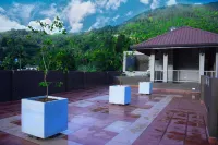Hill Roost Hotels in Ilukmodara