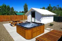 Central Chalets Ltd Hotels in Clyde