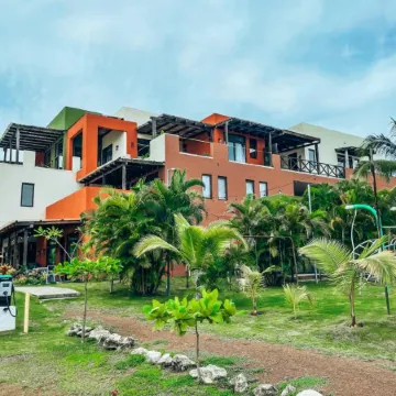 El Sitio Village