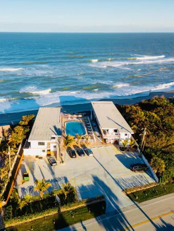 Melbourne Beach Resort & Surf Club Отели в г. Грант-Валкария