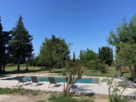 Mas du Petit Claux Hotels in Barbentane