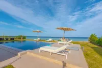 Royal Villa on the beach - วิลล่า