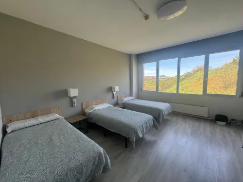 Residencia Albergue Jaca - 2-Star