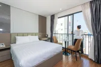 Amora Hotel Nha Trang - Beach