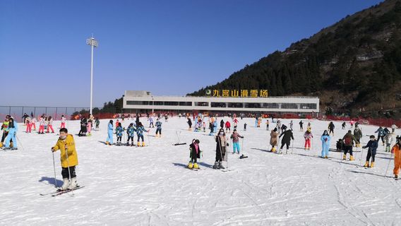 Jiugong Mountain Ski Resort