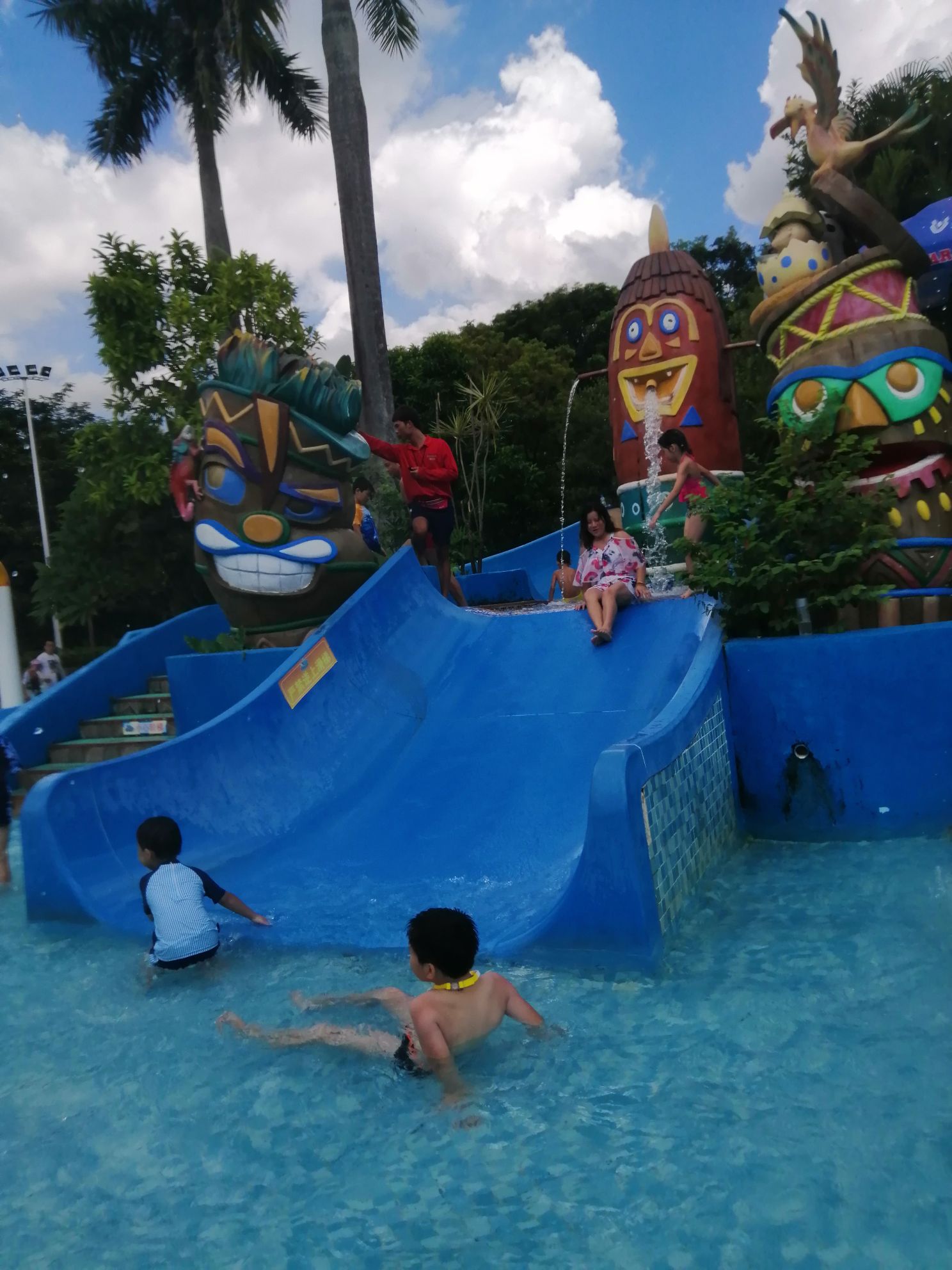 Changjiang Water World Attraction Reviews Changjiang Water World Tickets Changjiang Water World Discounts Changjiang Water World Transportation Address Opening Hours Attractions Hotels And Food Near Changjiang Water World Trip Com