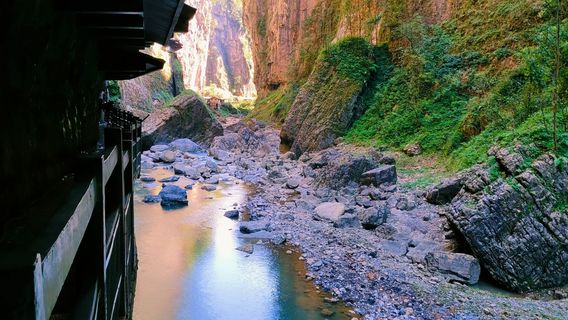 Hiking in Enshi Prefecture