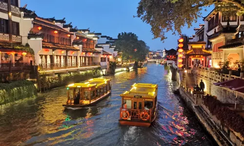 Night Cruise along Qinhuai River in Nanjing