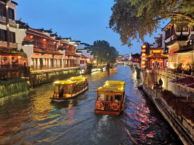 南京乘船夜賞秦淮河