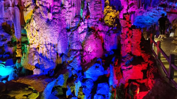 Thousand Buddha Cave
