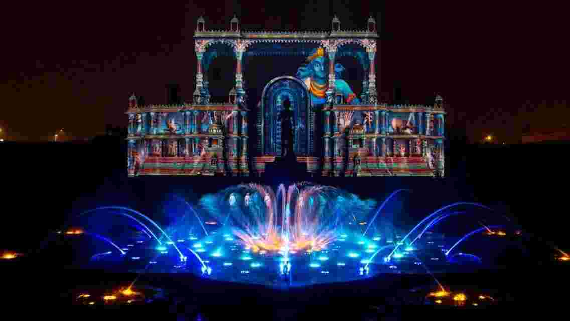 An Evening at the Akshardham Temple with Water Show with Private Transfer