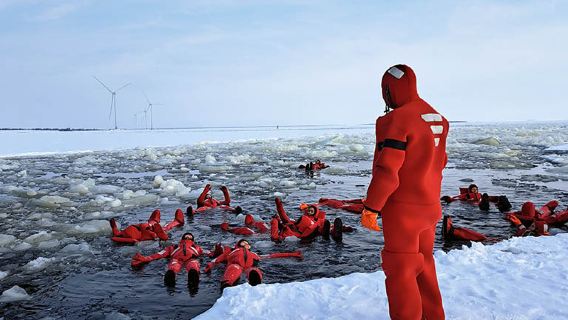 Finland icebreaker 1-day tour [Sampo cruise + Rovaniemi/Kemi round-trip]