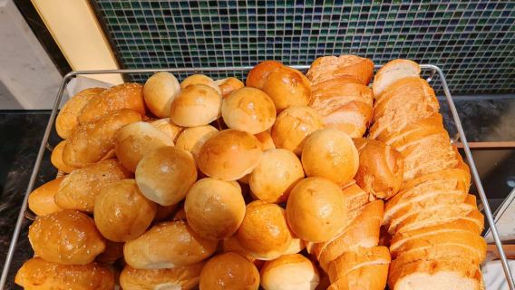 ресторан Pass в отеле Golden Dragon в Макао, обед «шведский стол»