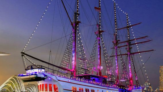 Singapour : Croisière de luxe au coucher du soleil à bord du grand voilier Royal Albatross