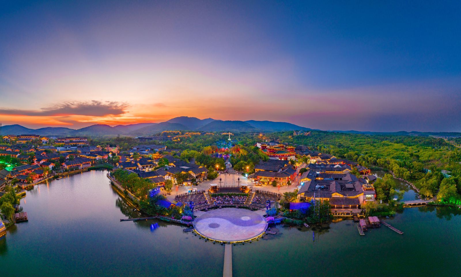 Maoshan Guide - Urgent Requests Welcome! Private guide for an in-depth half-day tour of Maoshan. Bilingual guide (Chinese/English). Customize your own itinerary to visit all attractions!