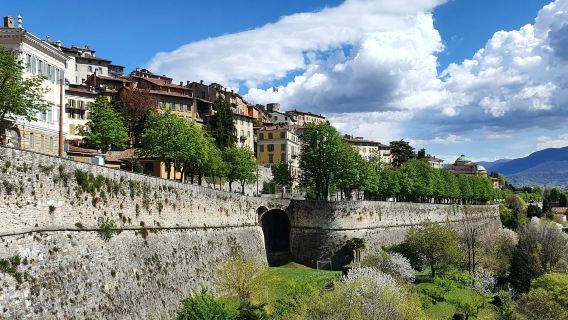 Bergamo audio guide with TravelMate app
