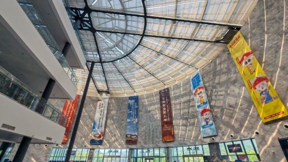 Jingdezhen professional tour guide/foreign language guide: ceramic culture experience foreign guest reception EA