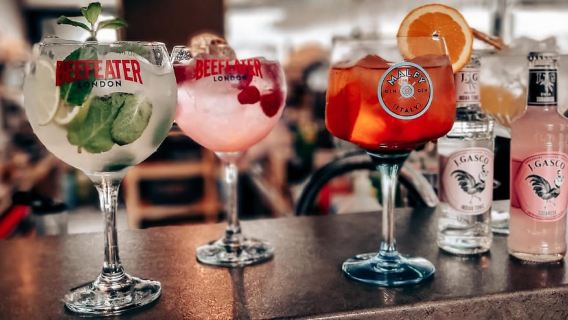 Budapest: Chương trình biểu diễn đồ uống và piano