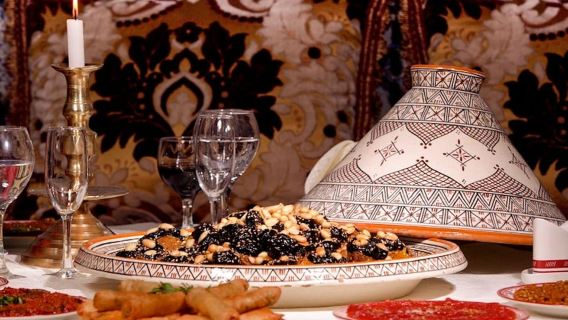 Marrakech: Pertunjukan Makan Malam di Restoran Dar Essalam