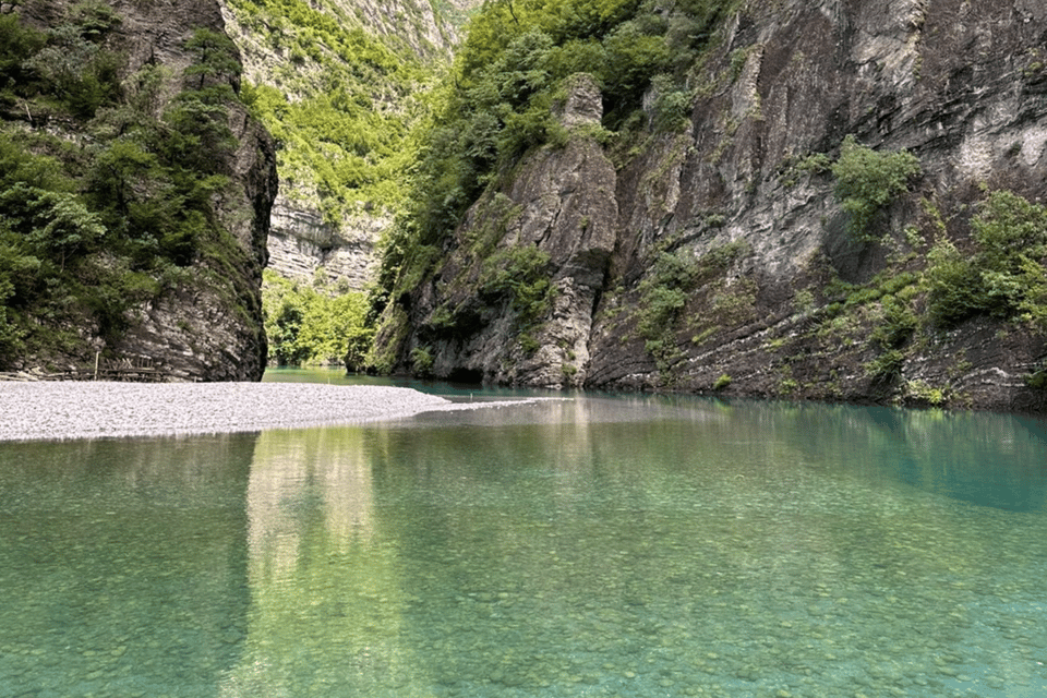 Koman: Tur Perahu Sungai Shala & Danau Komani
