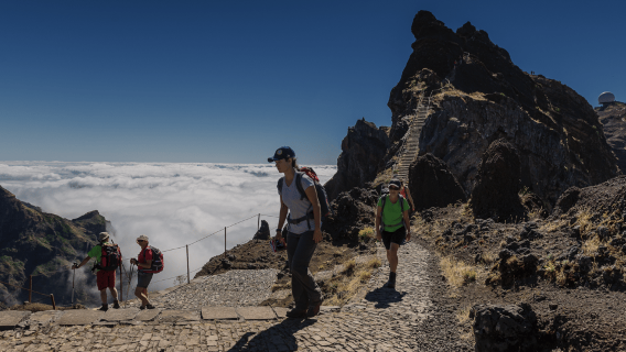 Escalier vers le ciel : Pico do Areeiro sur l'île de Madère