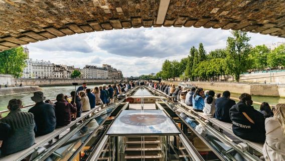 Париж: часовой круиз по Сене с отправлением от Эйфелевой башни