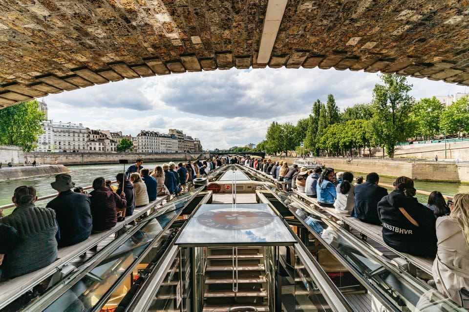 París: crucero de 1 hora por el Sena con salida desde la Torre Eiffel