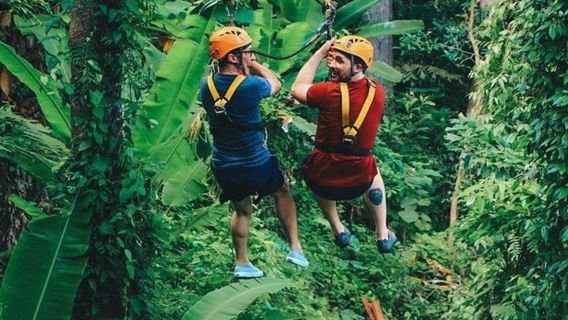 プーケット：ATVとジップラインアドベンチャー（ホテル送迎付き）