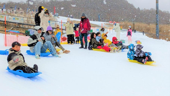 Excursión de un día a la estación de esquí YETI y al balneario de la 2ª estación del monte Fuji, Japón