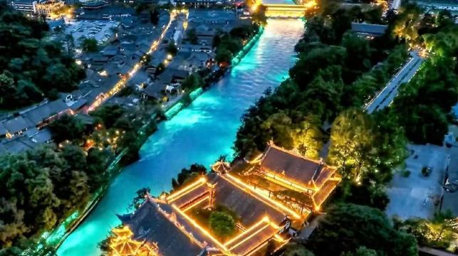 【私家團】青城山+都江堰含講解+仰天窩+藍眼淚一日遊