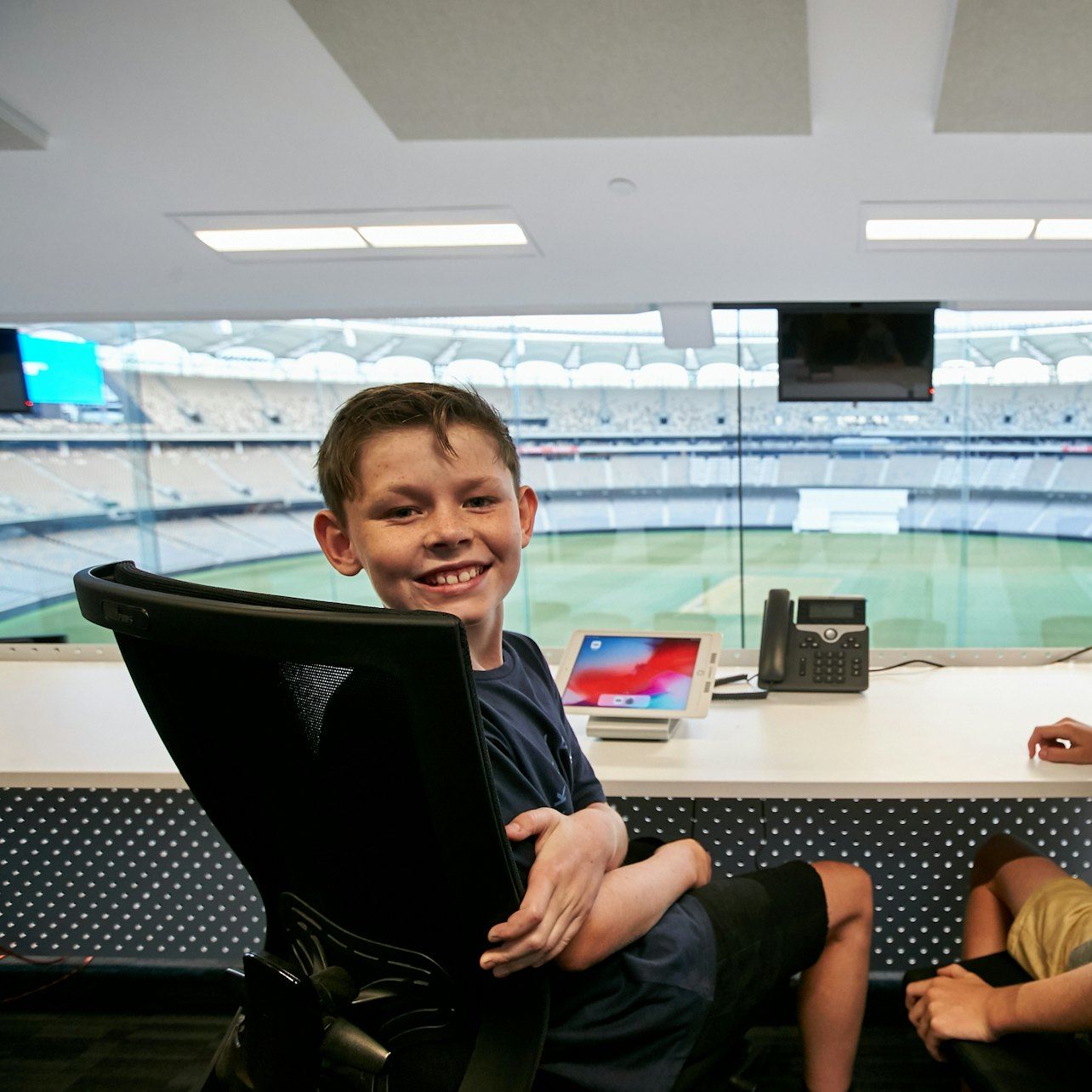 Optus Stadium Tour & City View with Breakfast or Lunch