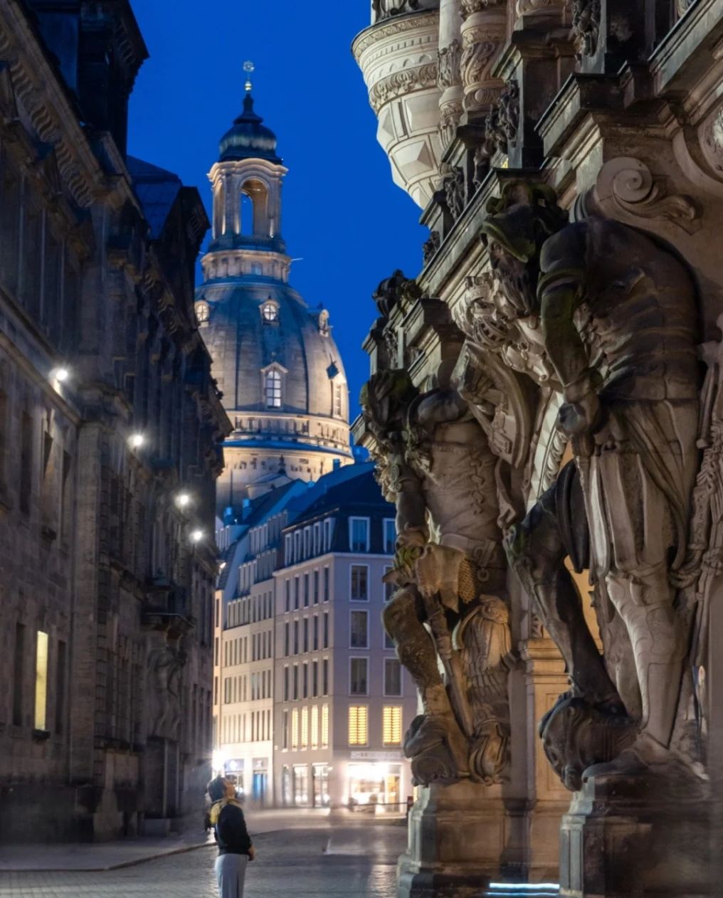 德國柏林來回德累斯頓老城-德勒斯登聖母教堂--茨溫格宮等-包車-精選