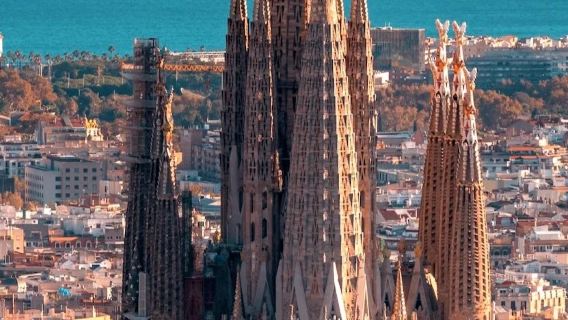 Barcelona: Tiga Karya Gaudi & La Sagrada Familia - Casa Milà - Casa Batlló