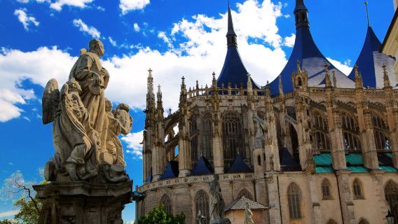 捷克布拉格城堡+聖芭芭拉教堂+泰爾奇+布拉格國家博物館一日遊