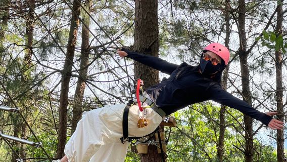 Pengalaman Keluarga di Yangshuo: Zipline 'Landskap Ribuan Li' + Mendaki Batu Via Ferrata/Tangga Syurga + Tali Sliding Tinggi + Fotografi Kostum Zaman Negara-negara Berperang + Minum Petang