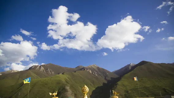 Tour Giornaliero al Monte Laji, Lago Qinghai e Montagne Riyue a Xining con Servizio di Trasferimento Privato