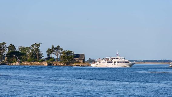 Vannes: Full-day round-trip crossing to Belle-Île-en-Mer
