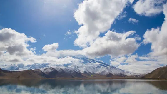 One-day tour to Pamir Plateau, White Sand Mountain, and Karakul Lake from Kashgar - sacred land of snow mountains and blue lakes