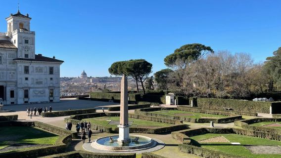 ทัวร์วันเดียว/ทัวร์หลายวัน โคลอสเซียม แพนธีออน ปินซิโอ และ รถเช่าเหมา สเปนในกรุงโรม ประเทศอิตาลี